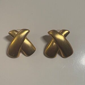 Elegant Gold Women's Earrings